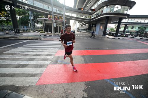 Race photo from Nu Skin Run 10K