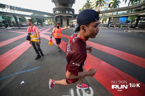 Race photo from Nu Skin Run 10K