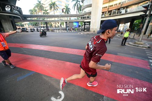 Race photo from Nu Skin Run 10K
