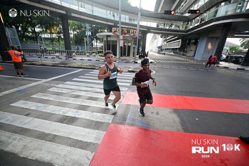 Race photo from Nu Skin Run 10K