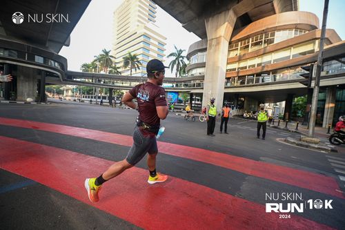 Race photo from Nu Skin Run 10K
