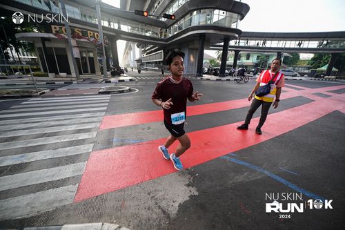 Race photo from Nu Skin Run 10K