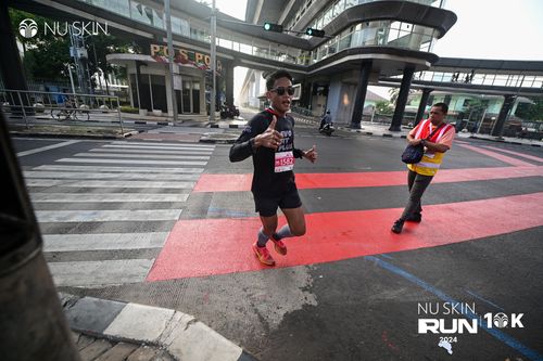 Race photo from Nu Skin Run 10K