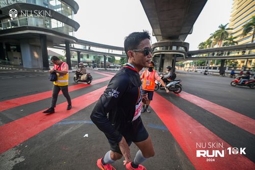 Race photo from Nu Skin Run 10K