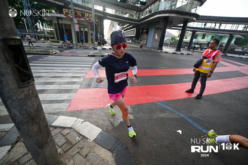 Race photo from Nu Skin Run 10K
