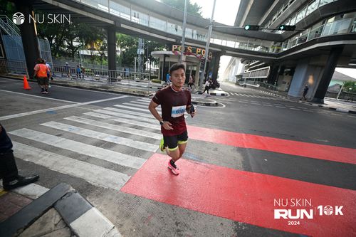 Race photo from Nu Skin Run 10K