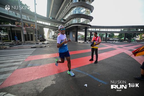 Race photo from Nu Skin Run 10K