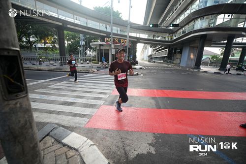 Race photo from Nu Skin Run 10K