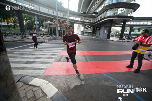 Race photo from Nu Skin Run 10K