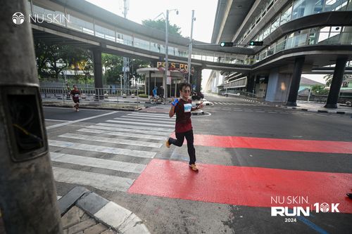 Race photo from Nu Skin Run 10K