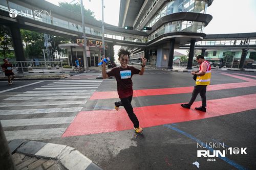 Race photo from Nu Skin Run 10K