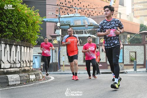 Race photo from Smartfren Run 2025 