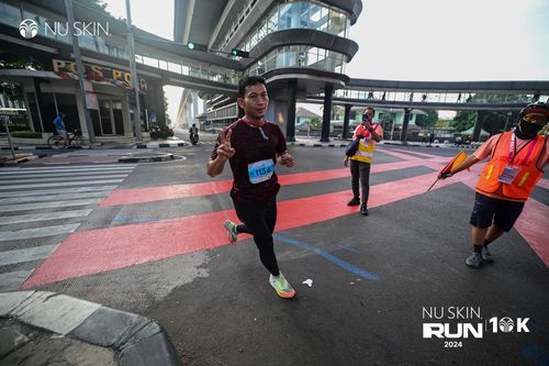 Race photo from Nu Skin Run 10K