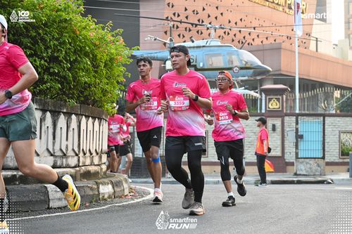 Race photo from Smartfren Run 2025 