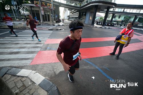 Race photo from Nu Skin Run 10K