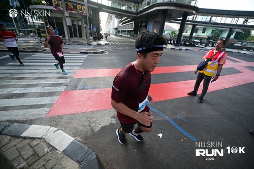 Race photo from Nu Skin Run 10K