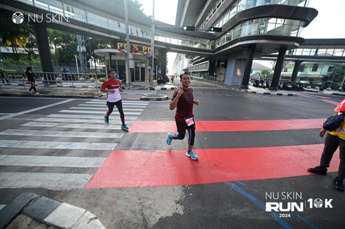 Race photo from Nu Skin Run 10K