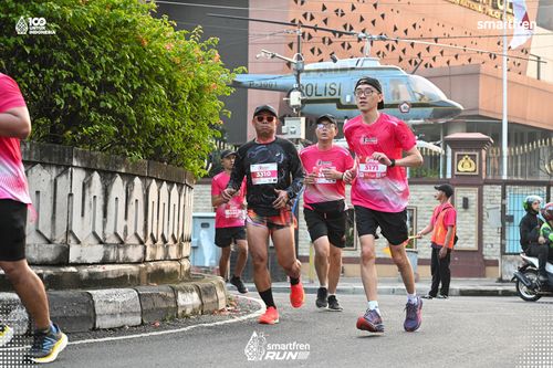 Race photo from Smartfren Run 2025 