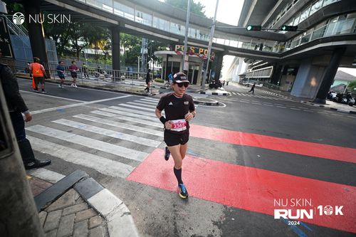 Race photo from Nu Skin Run 10K