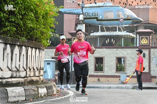 Race photo from Smartfren Run 2025 