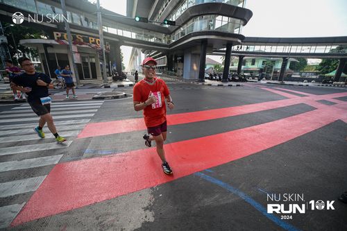 Race photo from Nu Skin Run 10K