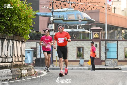 Race photo from Smartfren Run 2025 