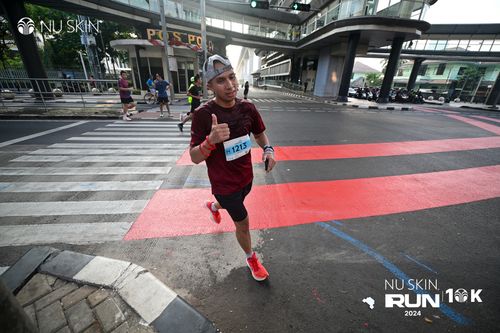 Race photo from Nu Skin Run 10K