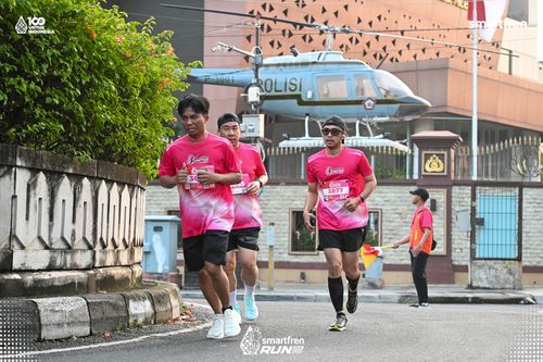 Race photo from Smartfren Run 2025 