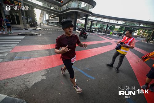 Race photo from Nu Skin Run 10K