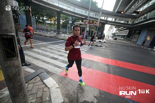 Race photo from Nu Skin Run 10K
