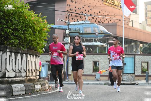 Race photo from Smartfren Run 2025 