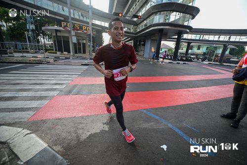 Race photo from Nu Skin Run 10K