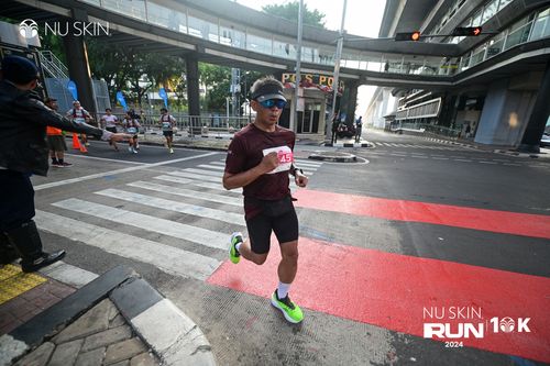 Race photo from Nu Skin Run 10K