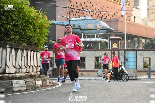 Race photo from Smartfren Run 2025 
