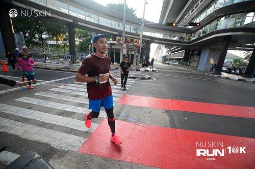 Race photo from Nu Skin Run 10K