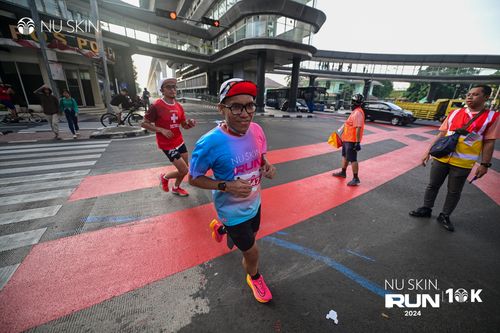 Race photo from Nu Skin Run 10K