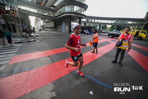 Race photo from Nu Skin Run 10K