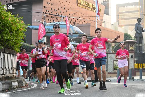 Race photo from Smartfren Run 2025 