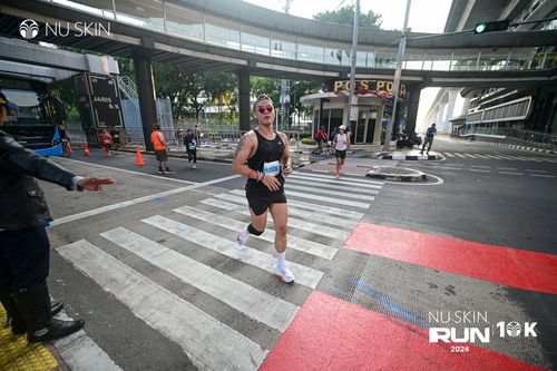 Race photo from Nu Skin Run 10K