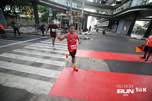Race photo from Nu Skin Run 10K