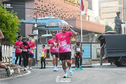 Race photo from Smartfren Run 2025 