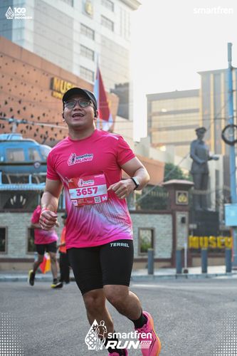 Race photo from Smartfren Run 2025 