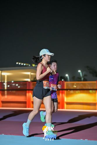 Race photo from PIK NITE RUN 2025
