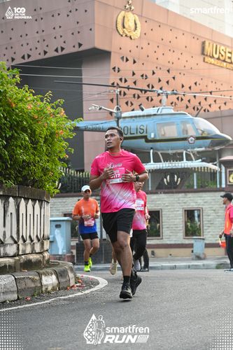 Race photo from Smartfren Run 2025 