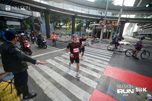 Race photo from Nu Skin Run 10K