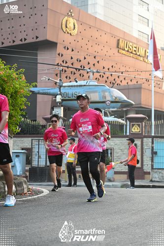 Race photo from Smartfren Run 2025 
