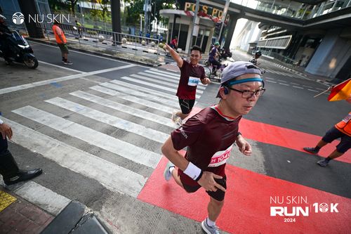 Race photo from Nu Skin Run 10K
