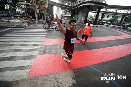 Race photo from Nu Skin Run 10K