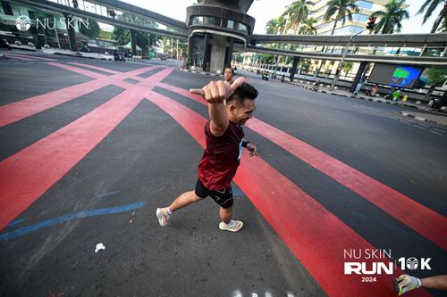 Race photo from Nu Skin Run 10K