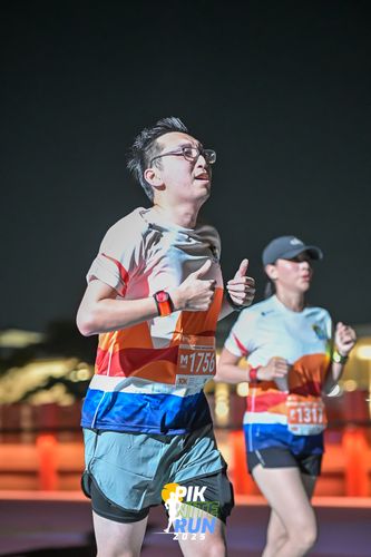 Race photo from PIK NITE RUN 2025